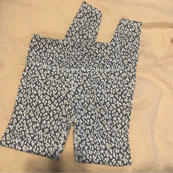 Luna Legging - Classic Leopard grey/beige- size small - Picture 6 of 6